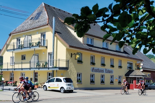 Blick auf das Gasthaus Löwen in Bernau-Dorf © Gasthaus Löwen