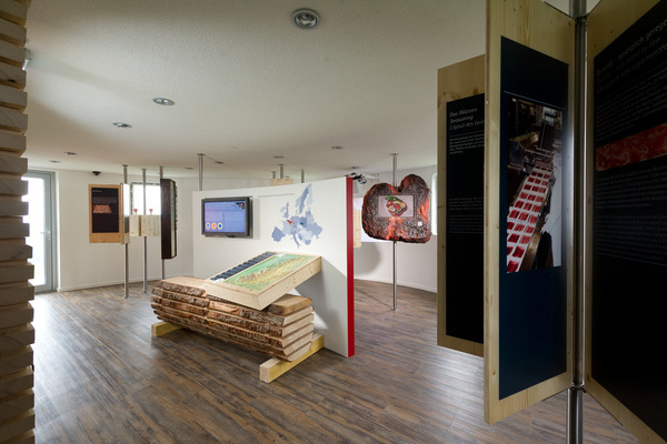 Informationen und Interaktionen im Feldbergturm © Schwarzwälder Schinkenmuseum