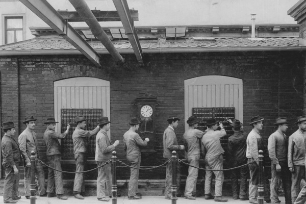 Fabrikarbeiter von damals © Uhrenindustriemuseum Villingen-Schwenningen