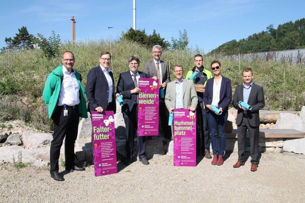 Gruppenbild Kampagne Blühender Naturpark Südschwarzald bei Novartis in Wehr
