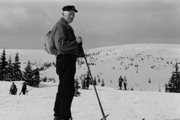 Skipionier Ernst Köpfer auf Skiern am Feldberg (Archiv Walter Strohmeier)