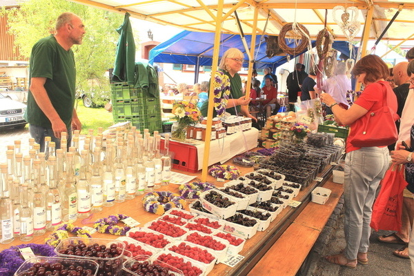 Produkte auf dem Naturpark-Markt der Gemeinde Kleines Wiesental  Gemeinde Kleines Wiesental